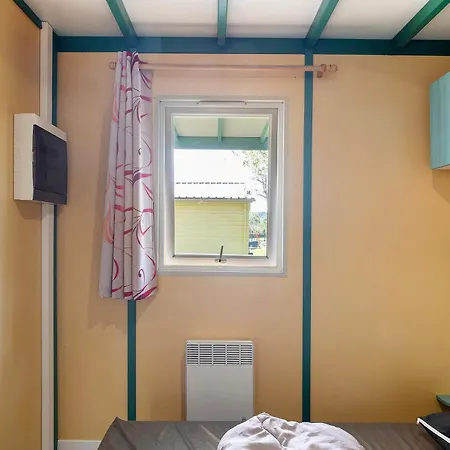 6 Personnes Climatise בקתה Saint-Martial-de-Nabirat